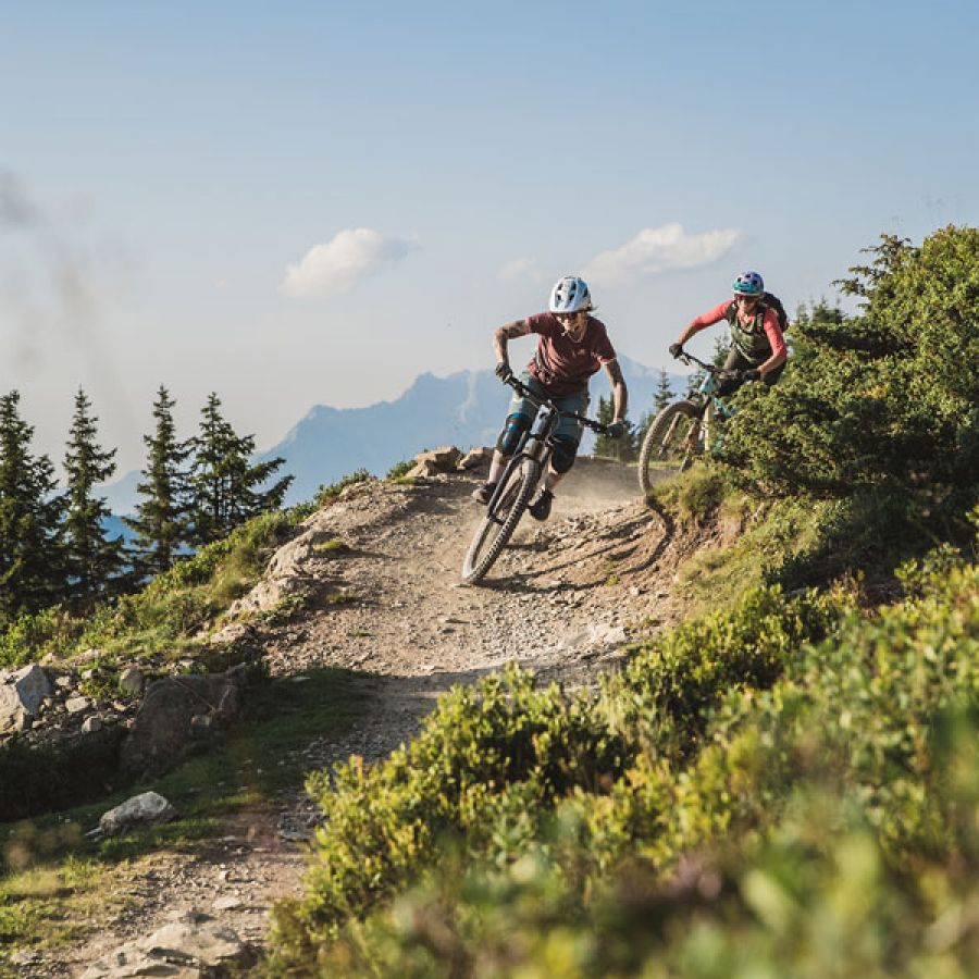 Downhill Biken im Bikepark Saalbach │ MTB Urlaub direkt am Hacklbergtrail